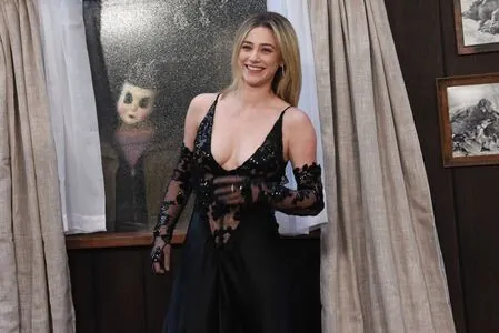Lili Reinhart