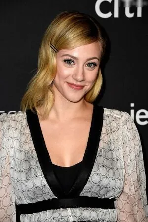Lili Reinhart