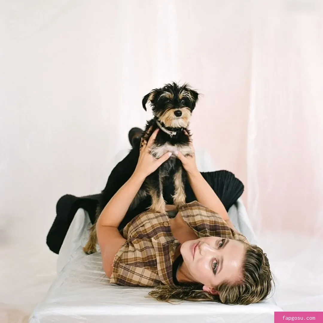 Lili Reinhart - Photo #571