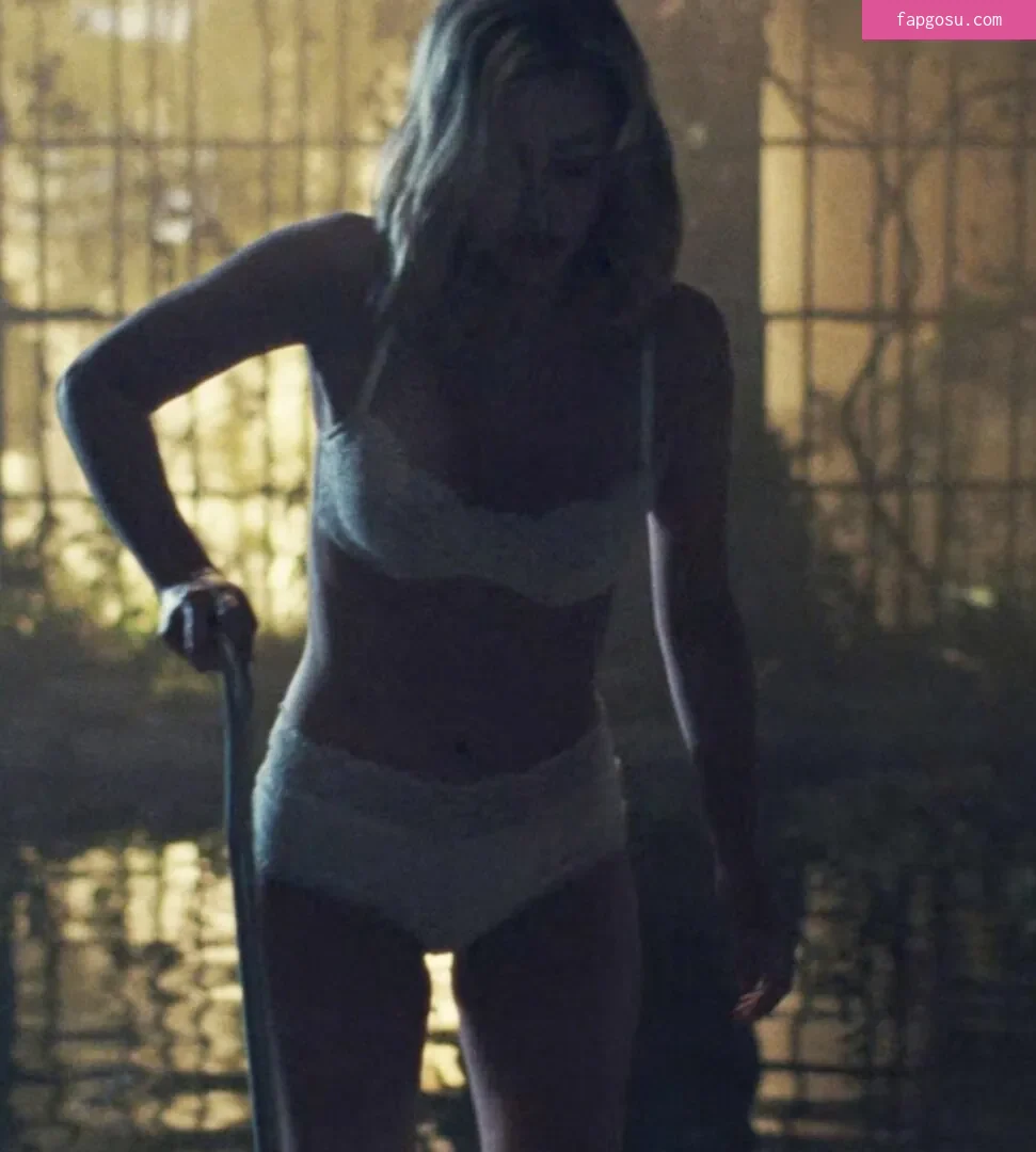 Lili Reinhart - Photo #626