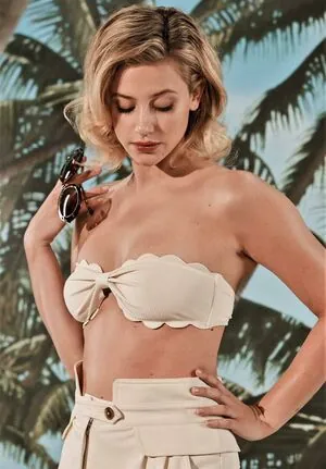Lili Reinhart