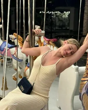 Lili Reinhart
