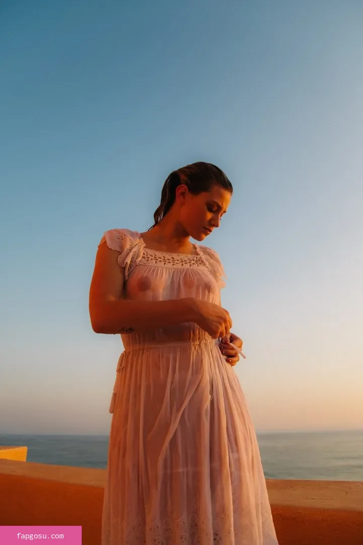 Lili Reinhart - Photo #7