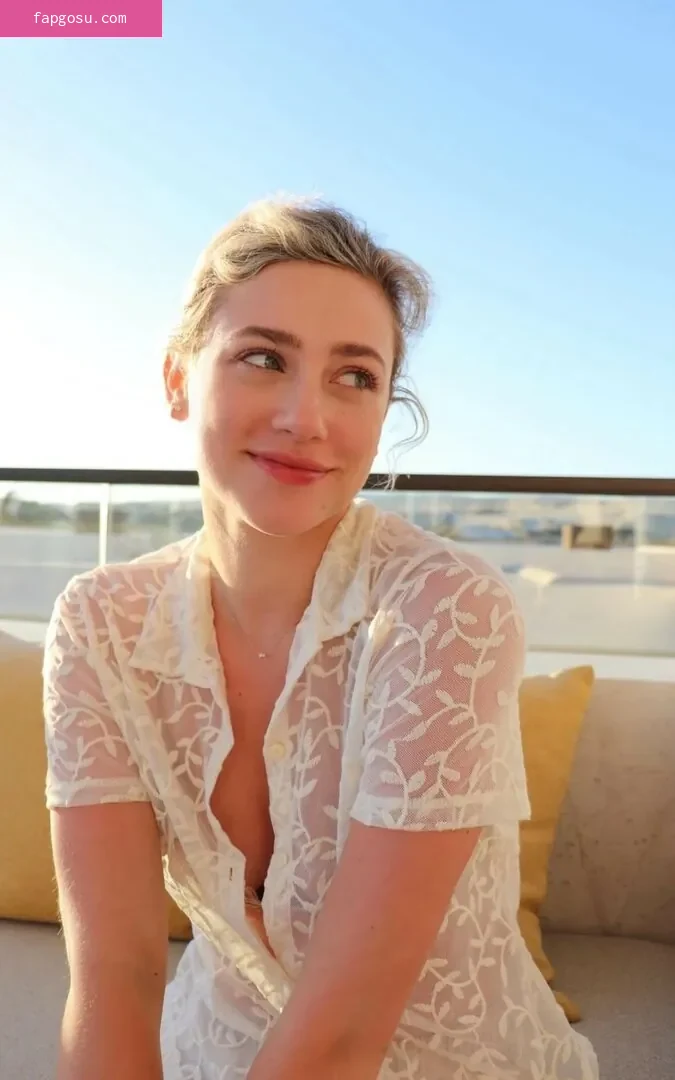 Lili Reinhart - Photo #705