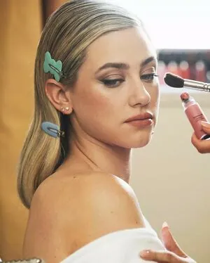 Lili Reinhart