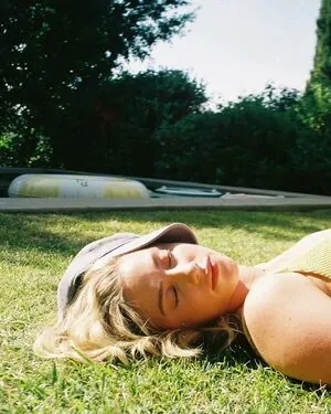 Lili Reinhart