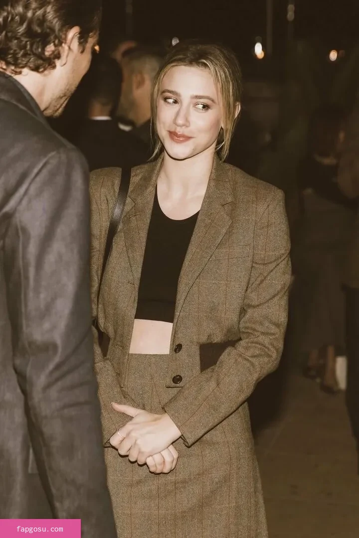 Lili Reinhart - Photo #767
