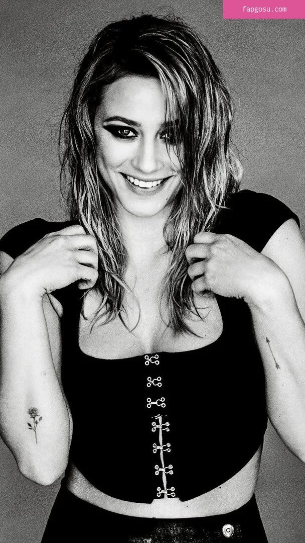 Lili Reinhart - Photo #85