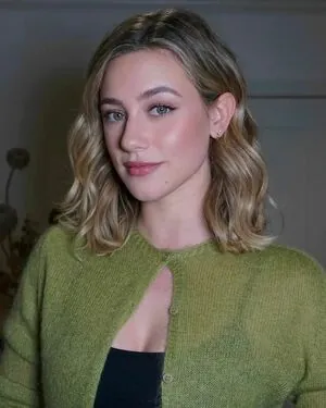 Lili Reinhart