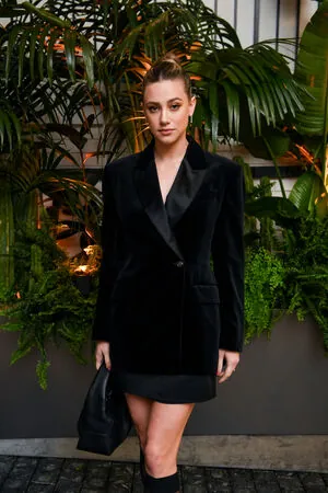 Lili Reinhart