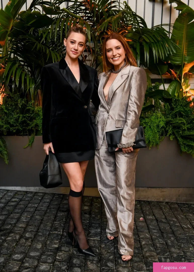 Lili Reinhart - Photo #913
