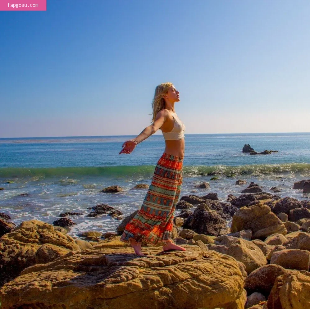 Lili Reinhart - Photo #99