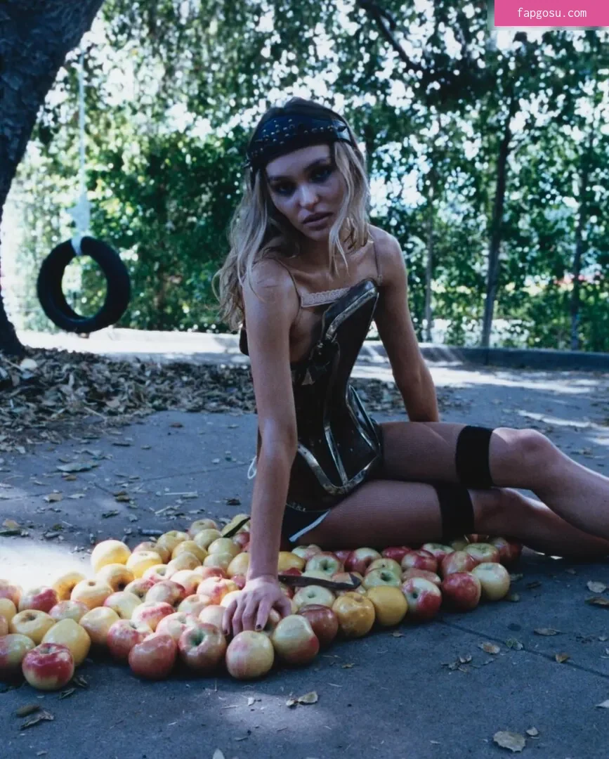 Lily-Rose Depp - Photo #15