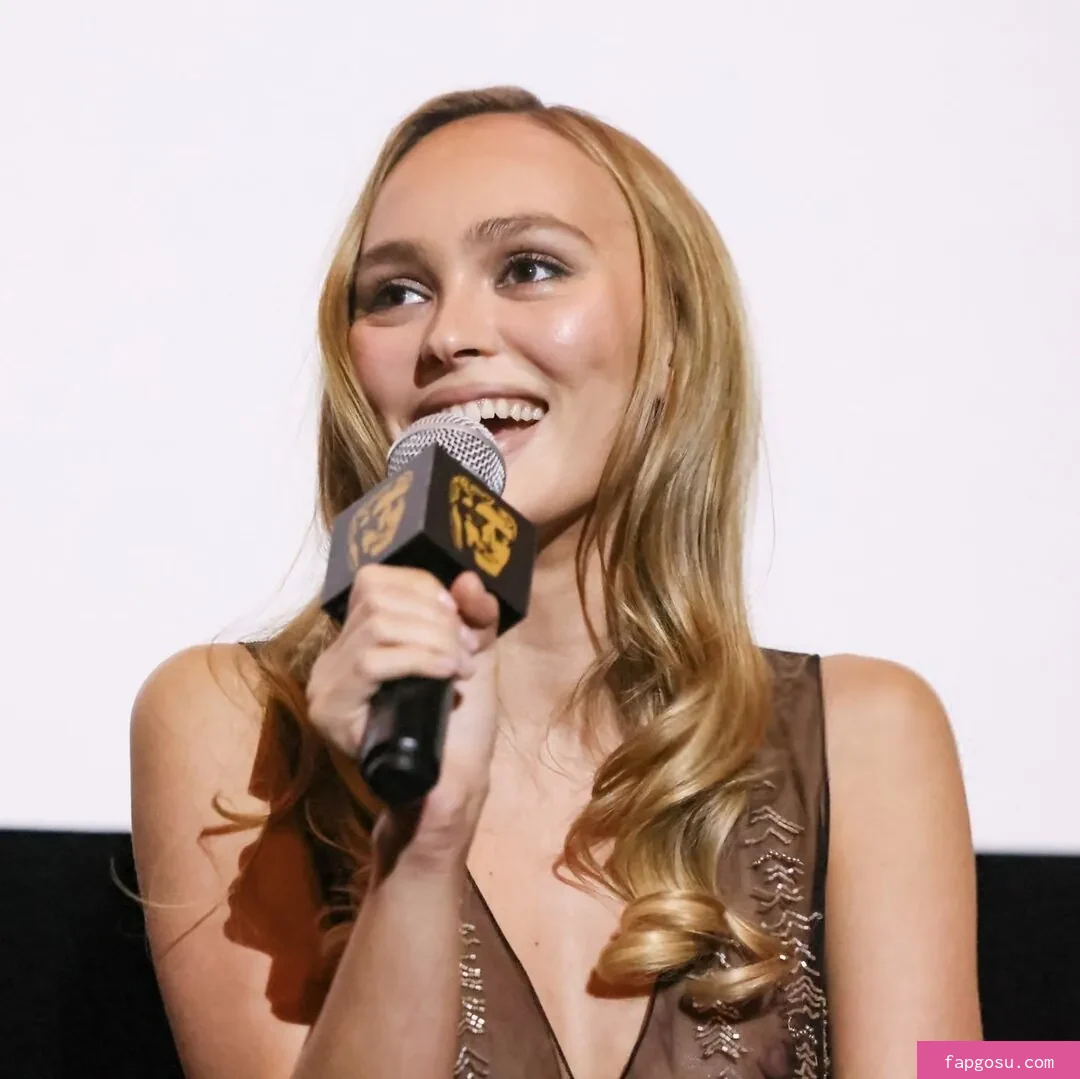 Lily-Rose Depp - Photo #328