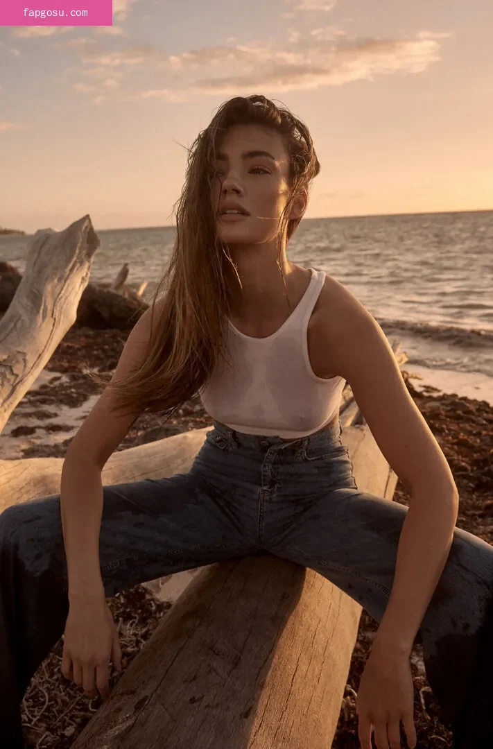 Lorena Rae