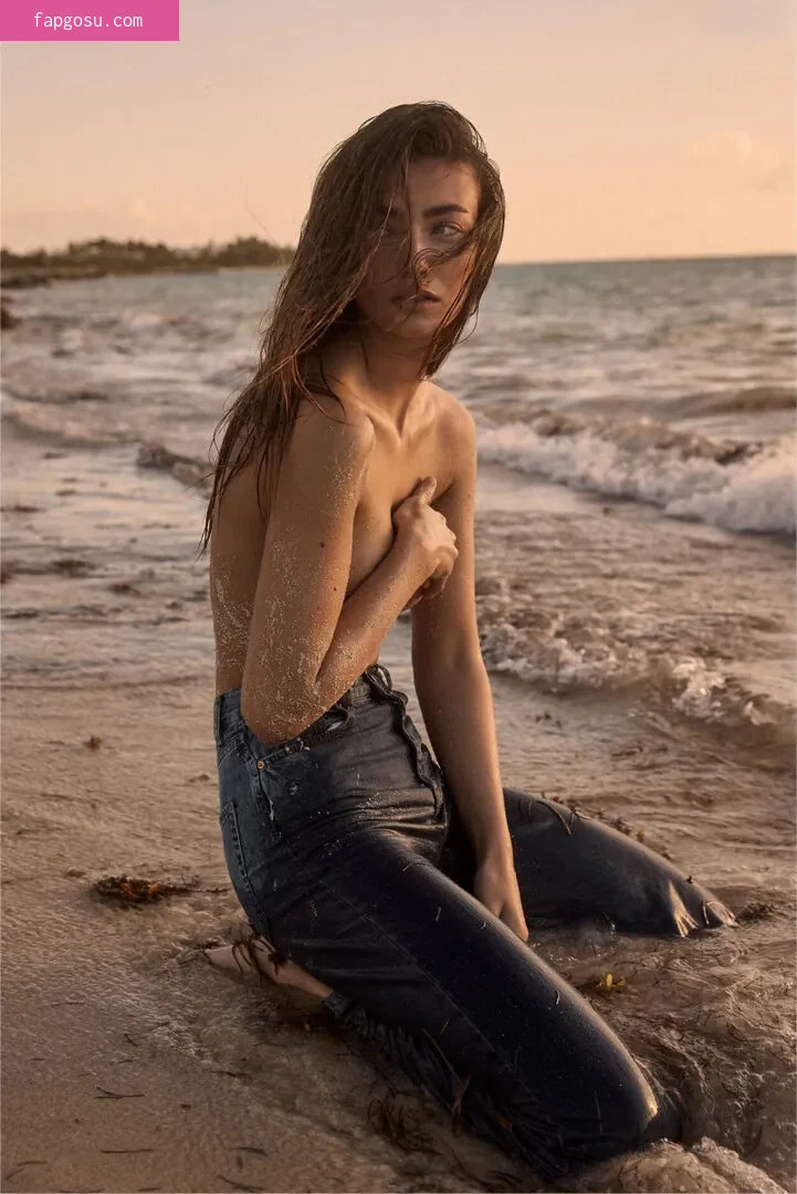 Lorena Rae