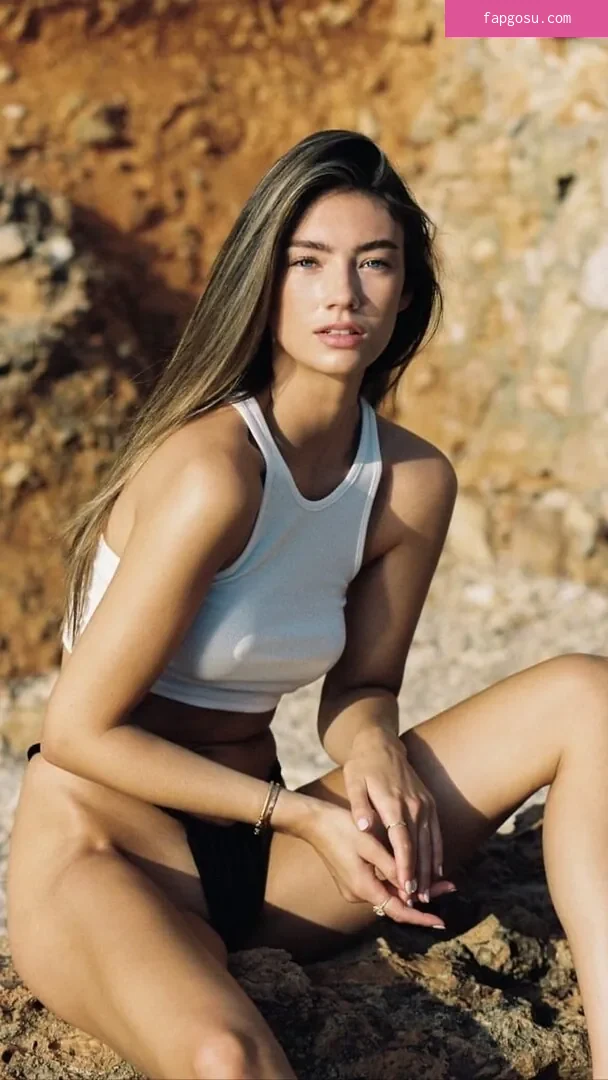 Lorena Rae