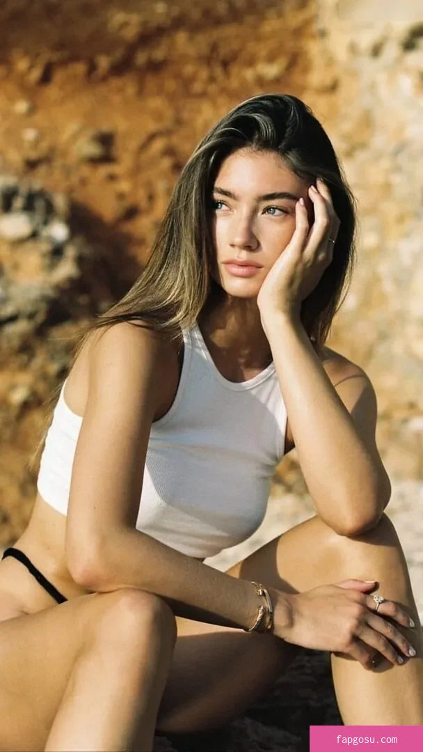 Lorena Rae