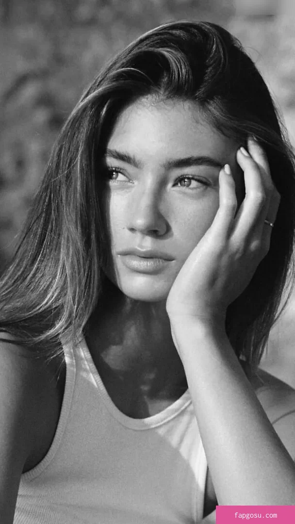 Lorena Rae