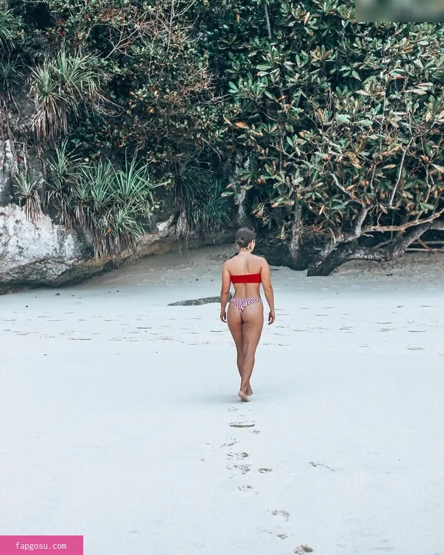 Laura Sophie aka laurafitsophie
