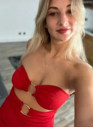 Lucy Sandler content