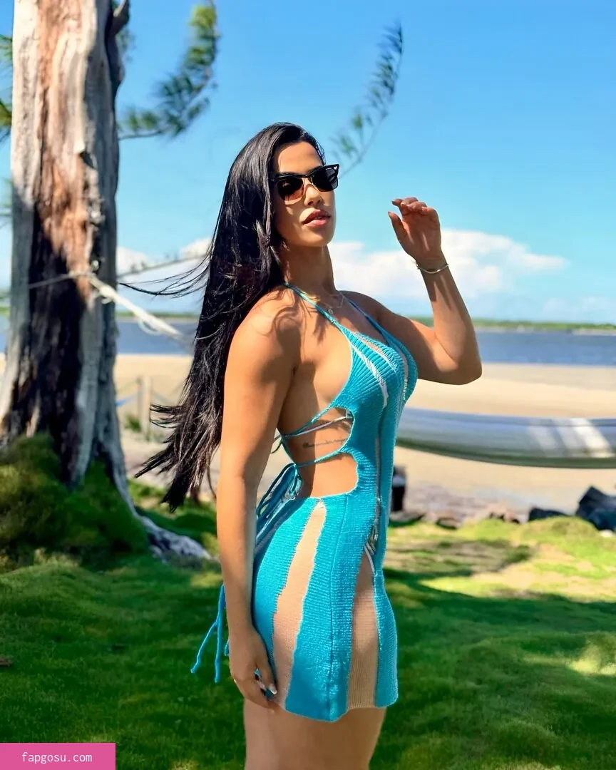 Larissa Tomásia