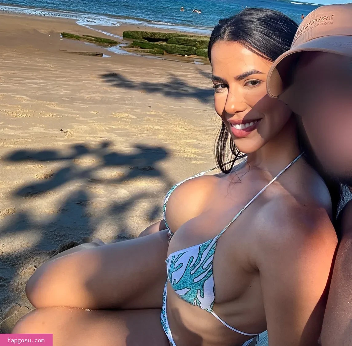 Larissa Tomásia