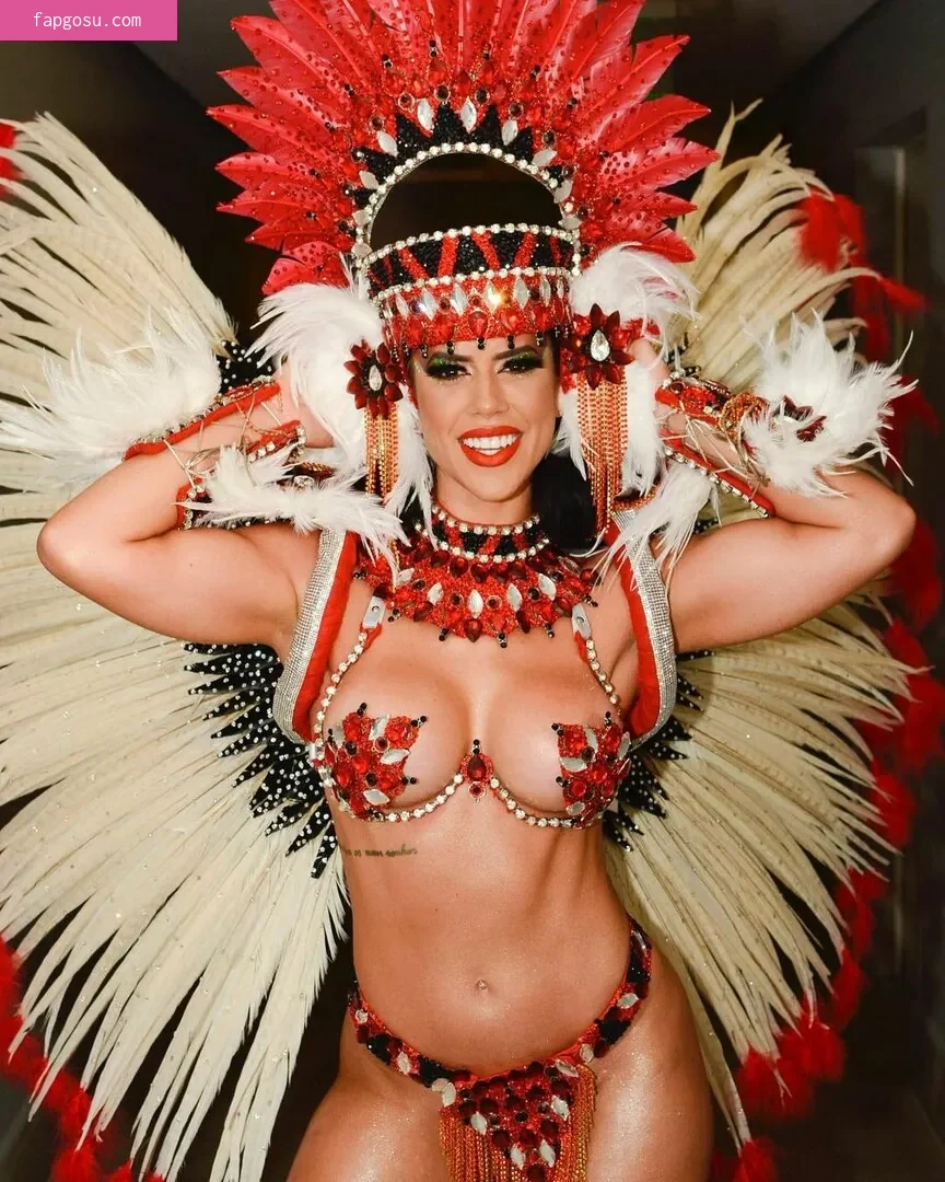 Larissa Tomásia