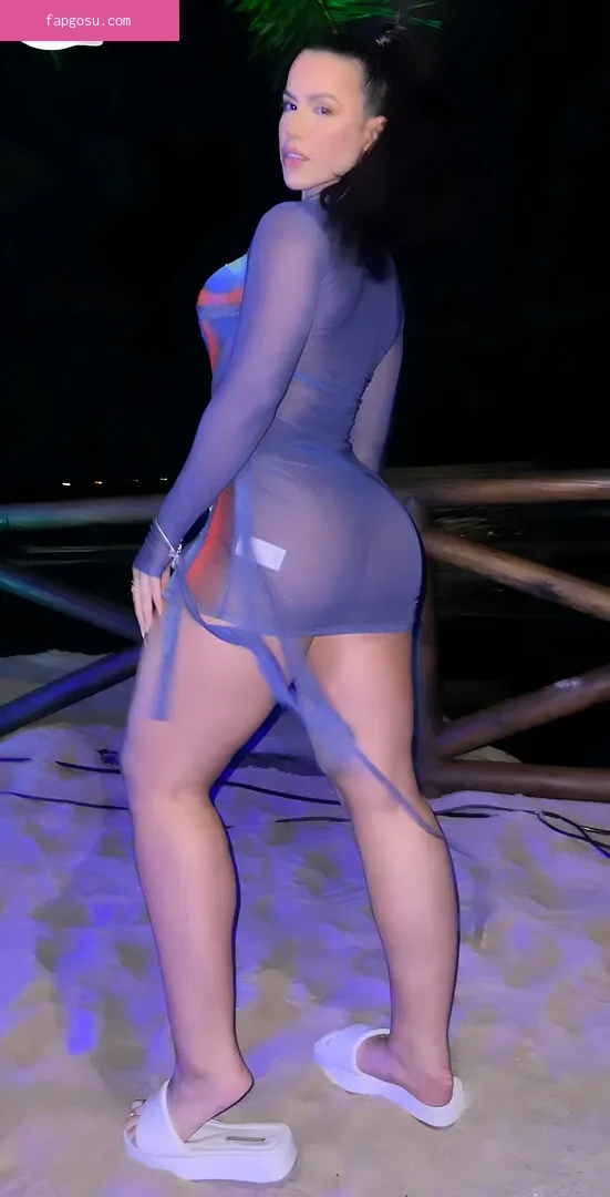 Larissa Tomásia