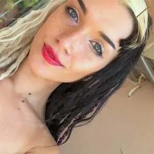 Lauren Tate Delilah Bon content