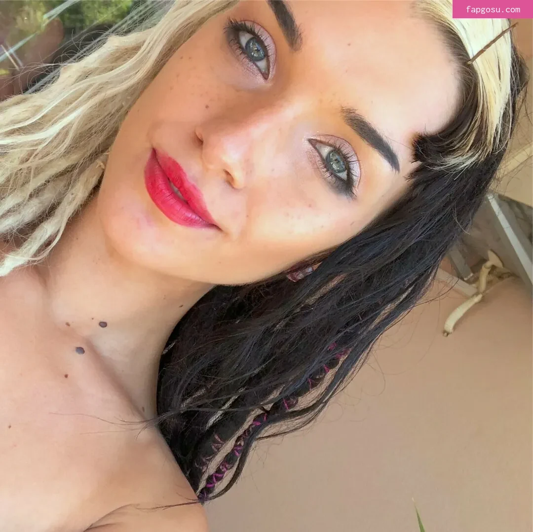 Lauren Tate Delilah Bon
