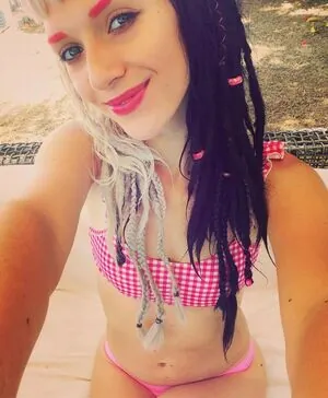 Lauren Tate Delilah Bon content
