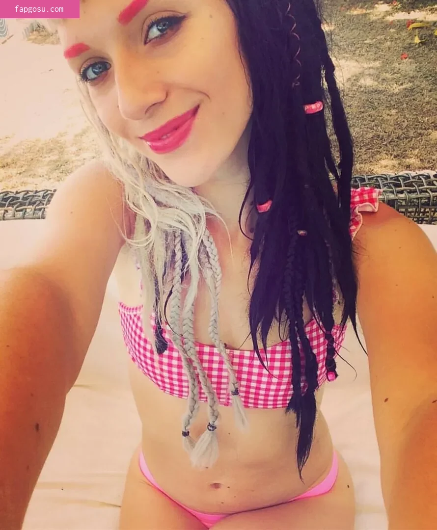 Lauren Tate Delilah Bon