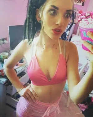Lauren Tate Delilah Bon content