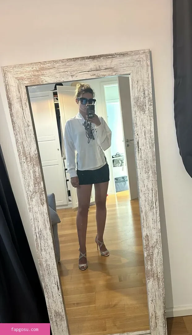 Laure Valée
