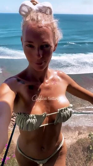 Laura Weyel content