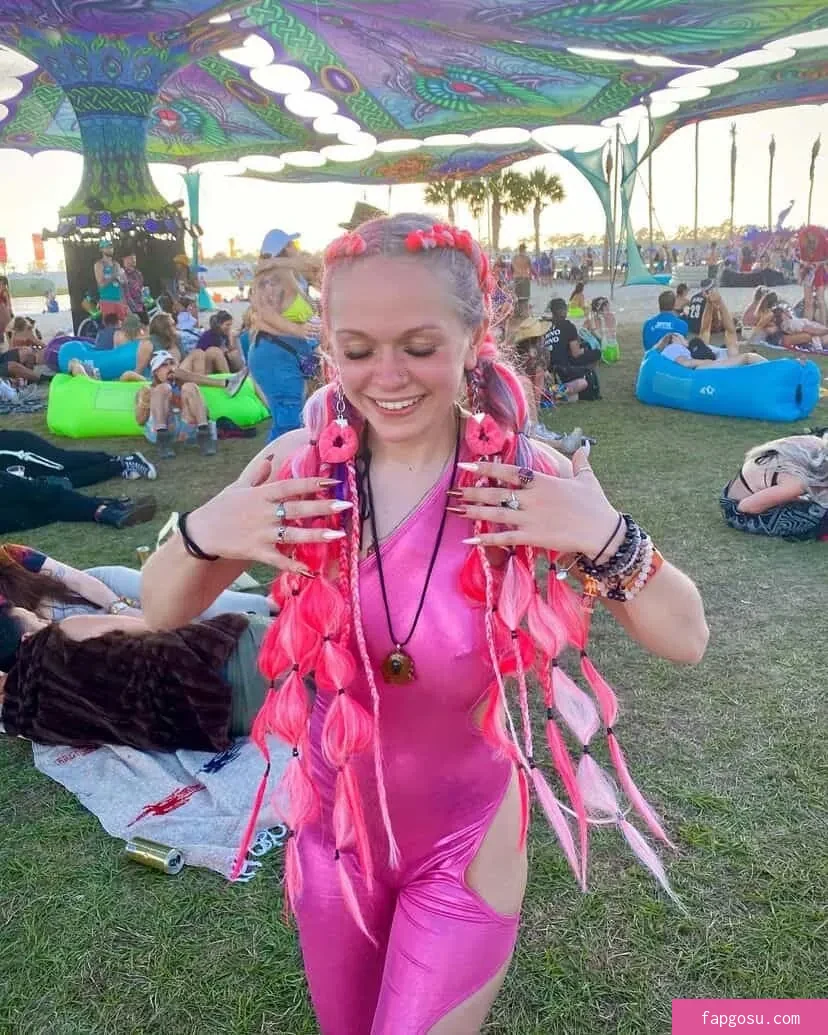 megsnotdead