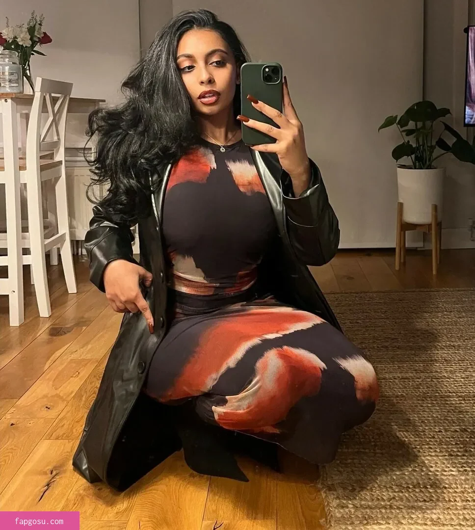 Mariahellie
