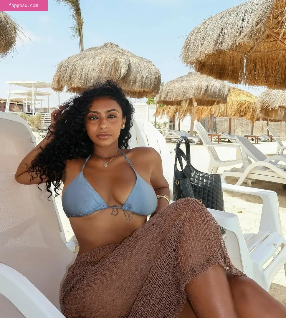 Mariahellie