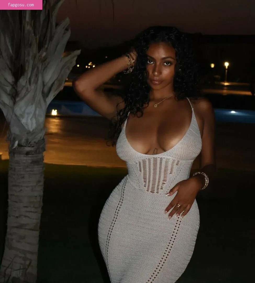 Mariahellie