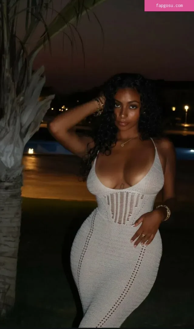 Mariahellie