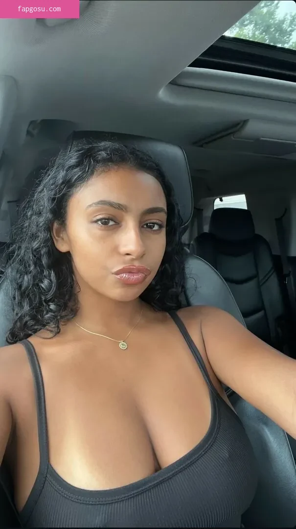 Mariahellie