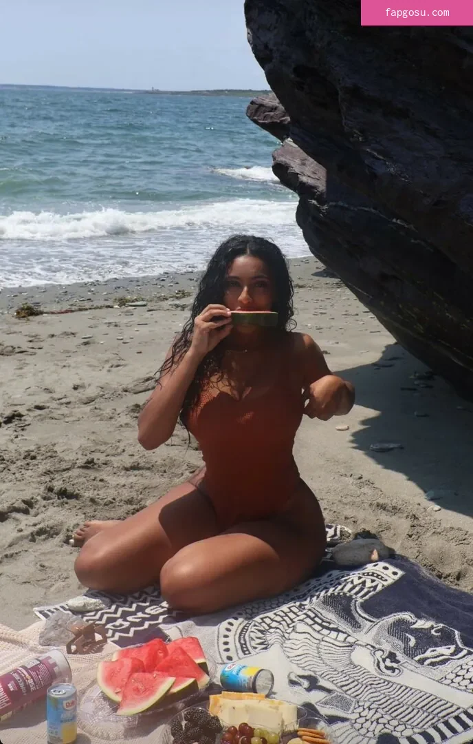 Mariahellie