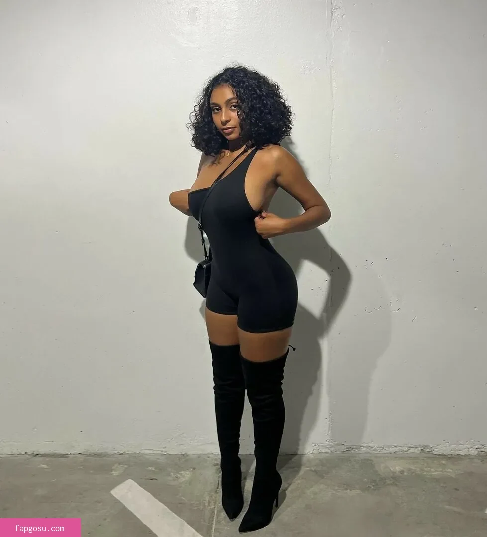 Mariahellie