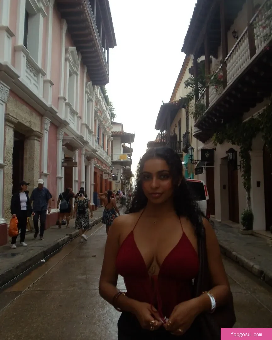 Mariahellie