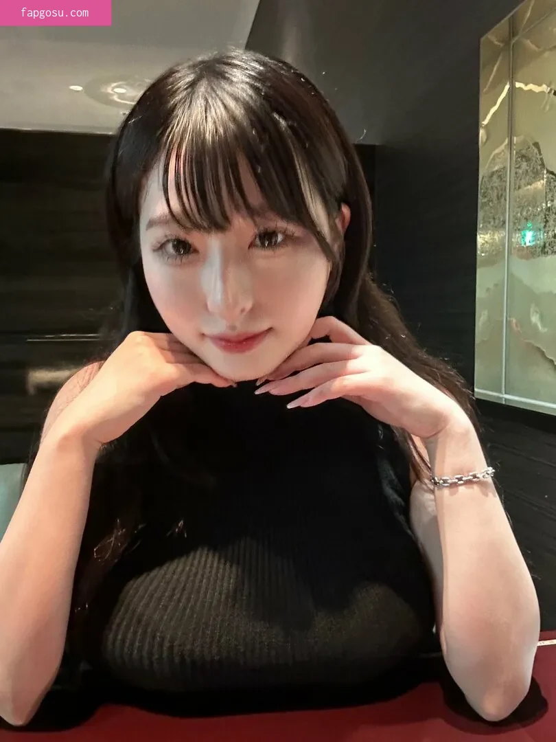 Momoka Akari