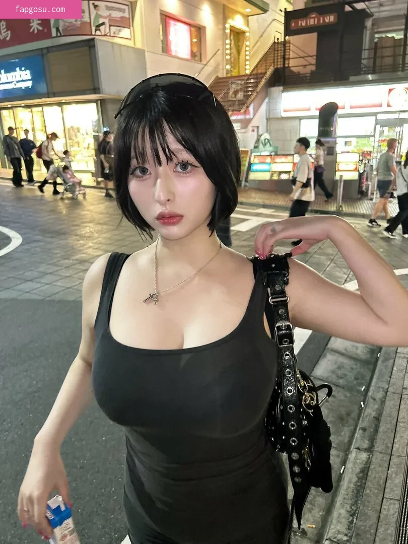 Momoka Akari