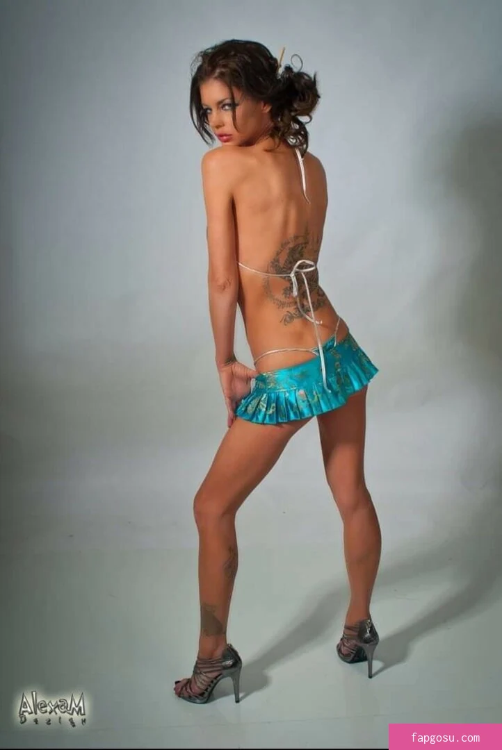 Model Brooke Robinson