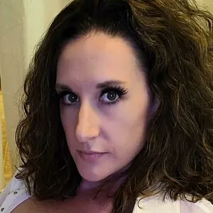 Mrs. Bella Curves