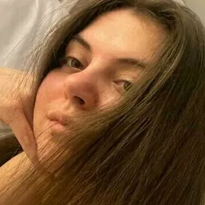 Mia_deee
